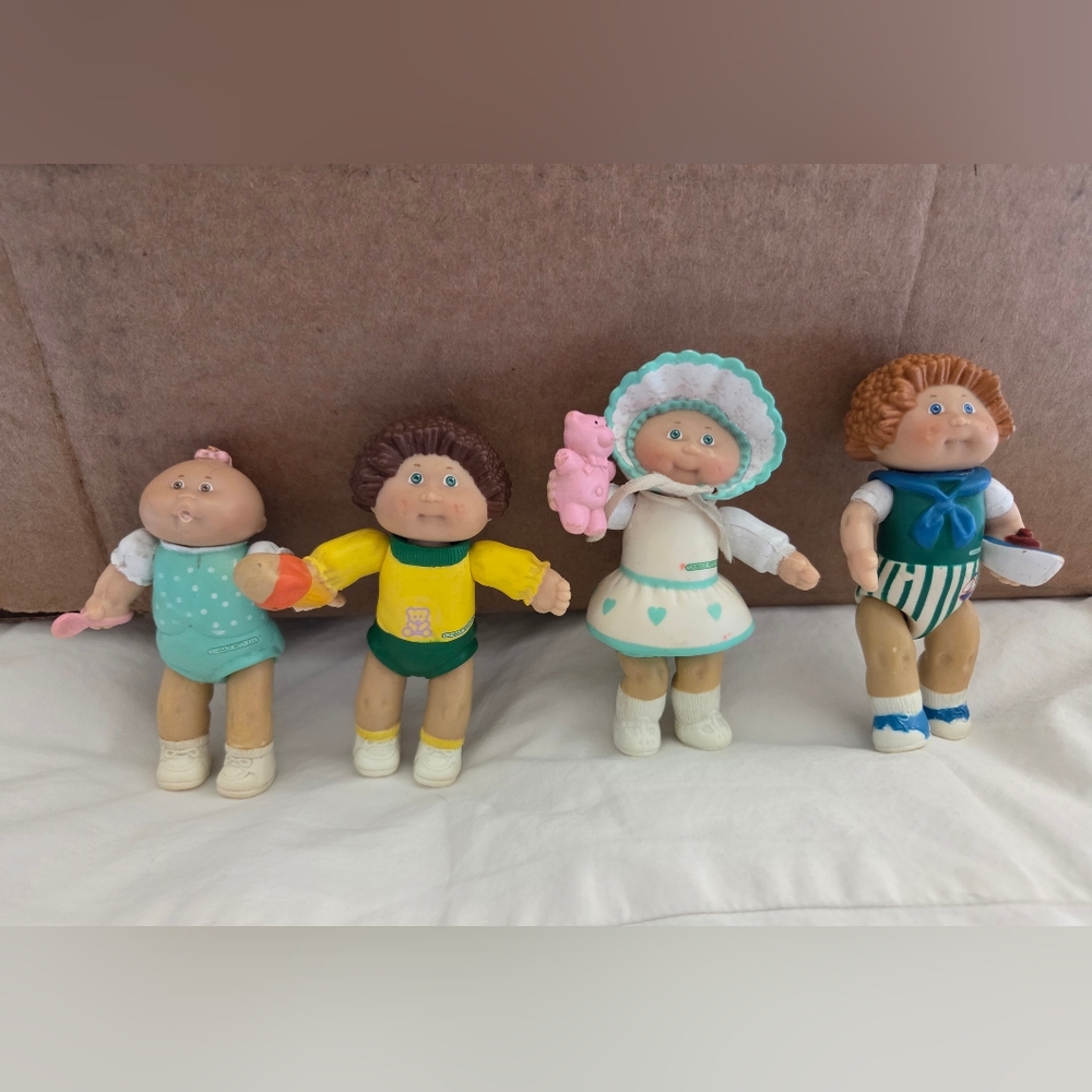 Vintage Cabbage Patch Kids Mini Figures Set